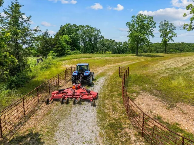 $1,200,000 | 2313 Flat Creek Road, Cape Fair, MO 65624