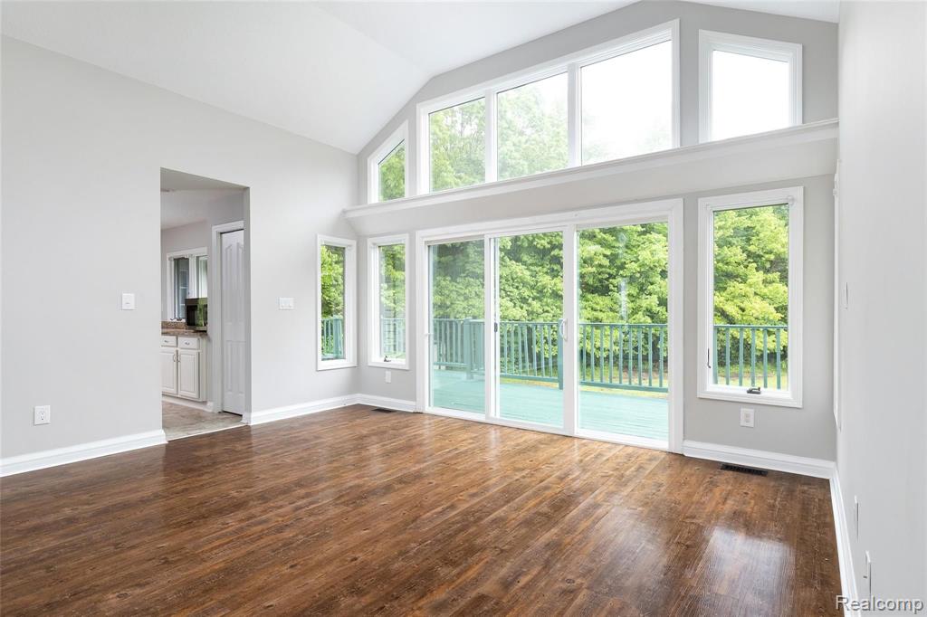22135 Inkster Road Romulus, MI 48174 - Photo 8 of 40