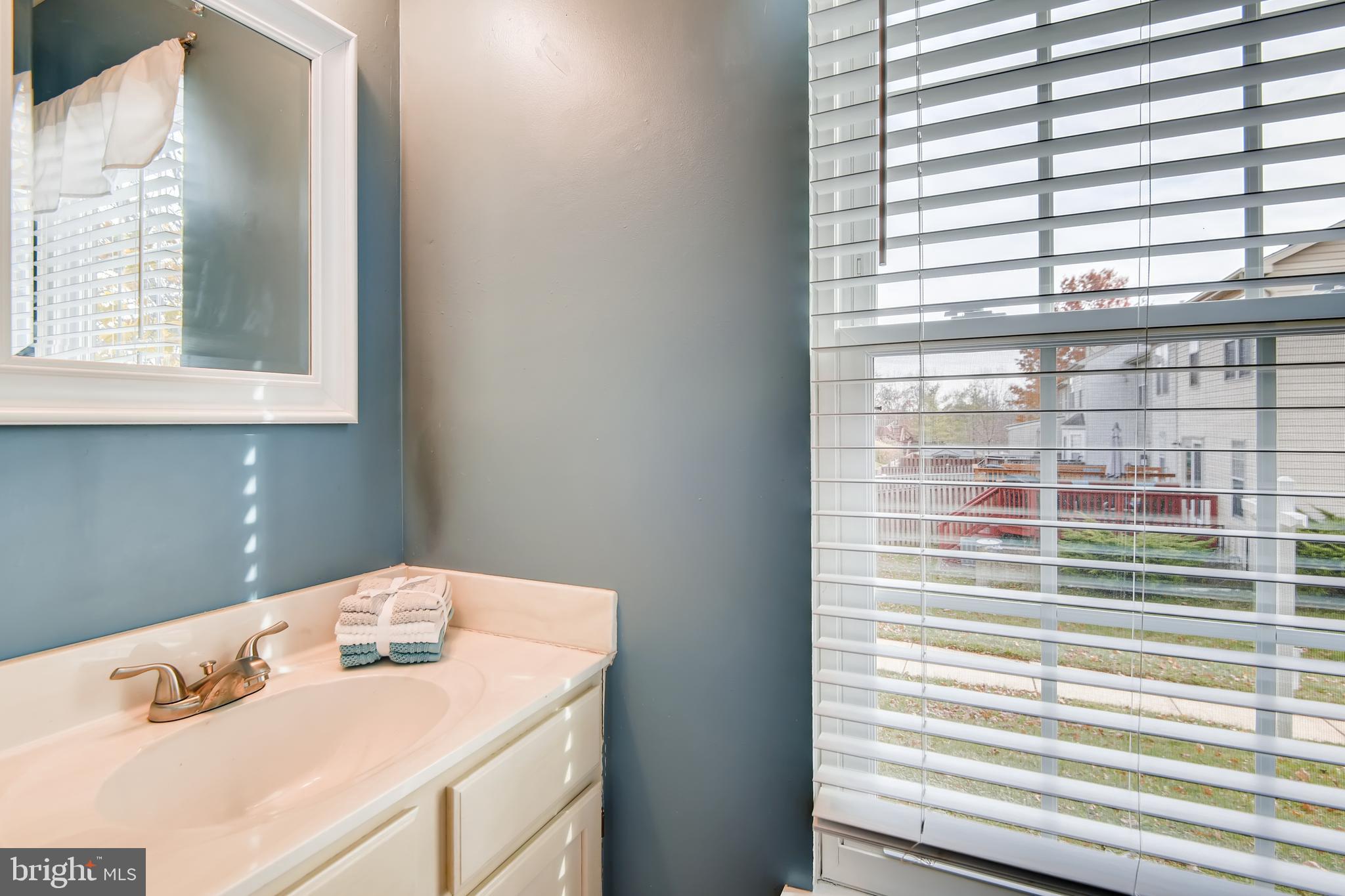 5334 Kelmscot Road Baltimore, MD 21237 - Photo 14 of 33 Half bath