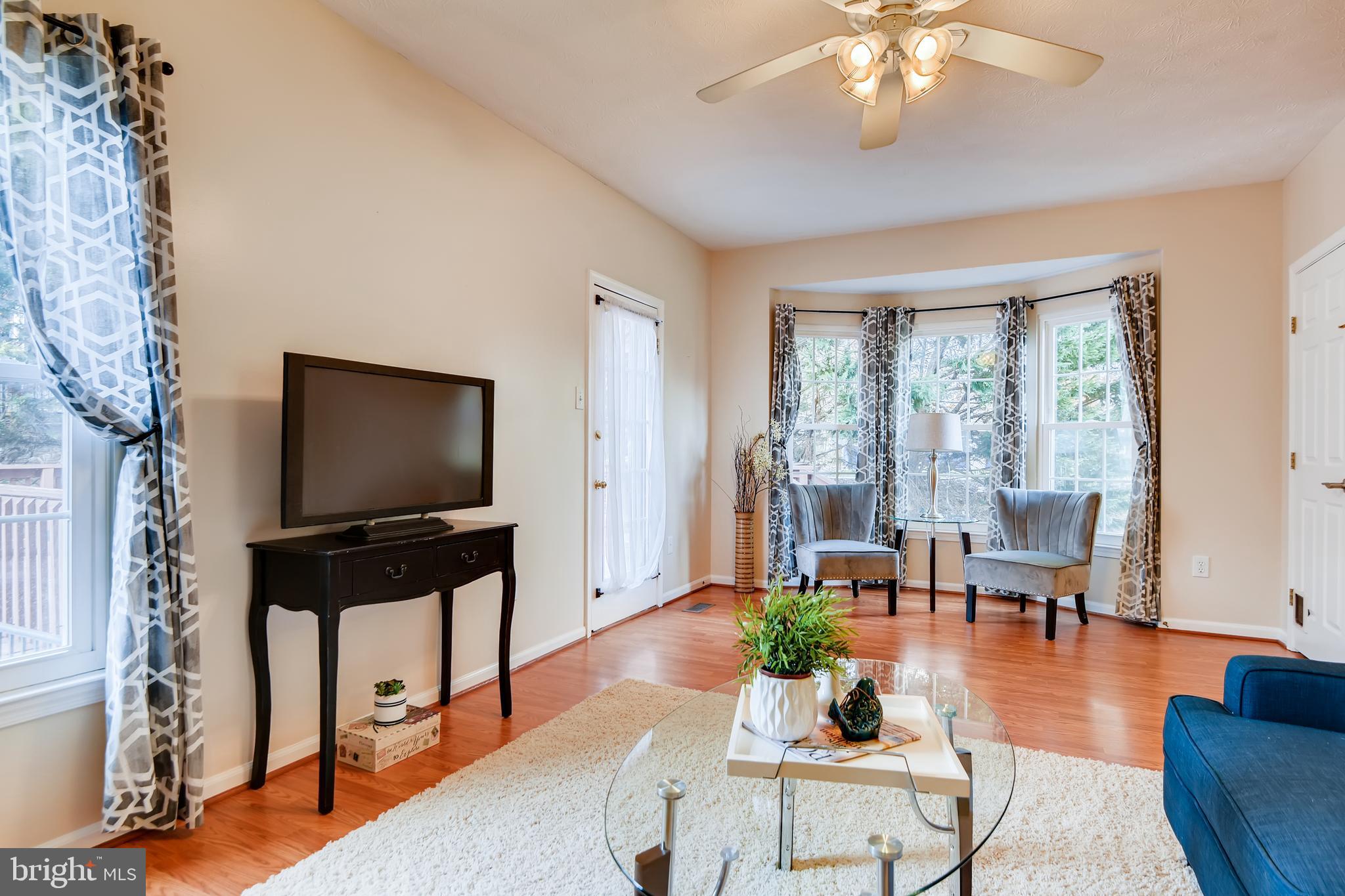 5334 Kelmscot Road Baltimore, MD 21237 - Photo 7 of 33 Living room