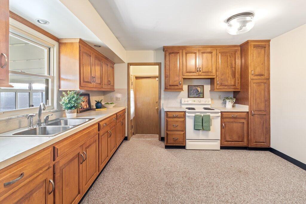 226 Topsfield Road Columbus, OH 43228 - Photo 11 of 24 226 Topsfield Road-11.jpg-SMALL