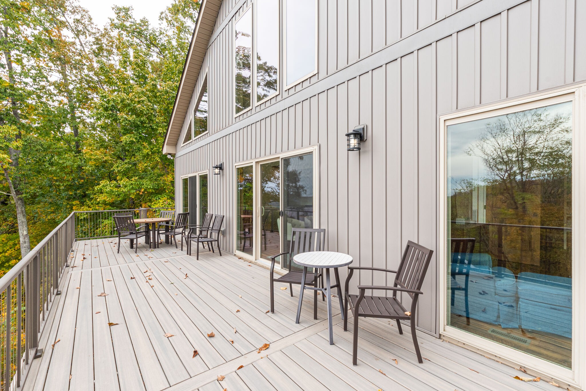 245 Nautilus Point Silver Point, TN 38582 - Photo 35 of 41 a balcony with table and chairs