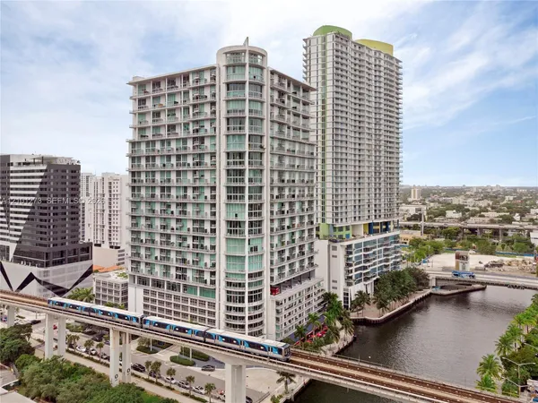 $2,850 | 690 Southwest 1st Court, Unit 1514, Miami, FL 33130