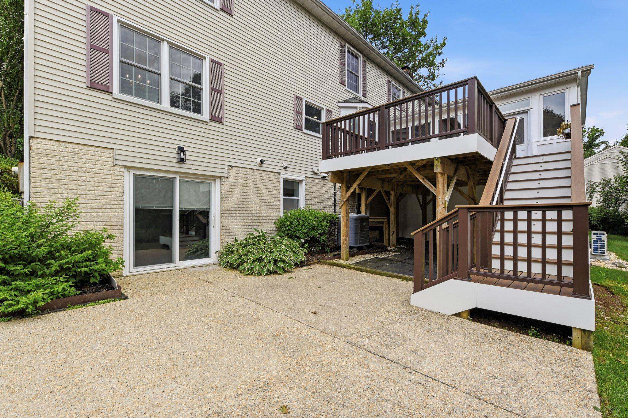 1032 Riva Ridge Drive Great Falls, VA 22066 - Photo 39 of 68 Great outdoor spaces