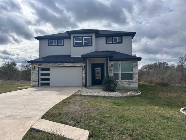 $2,300 | 103 Kikipua, Bastrop, TX 78602