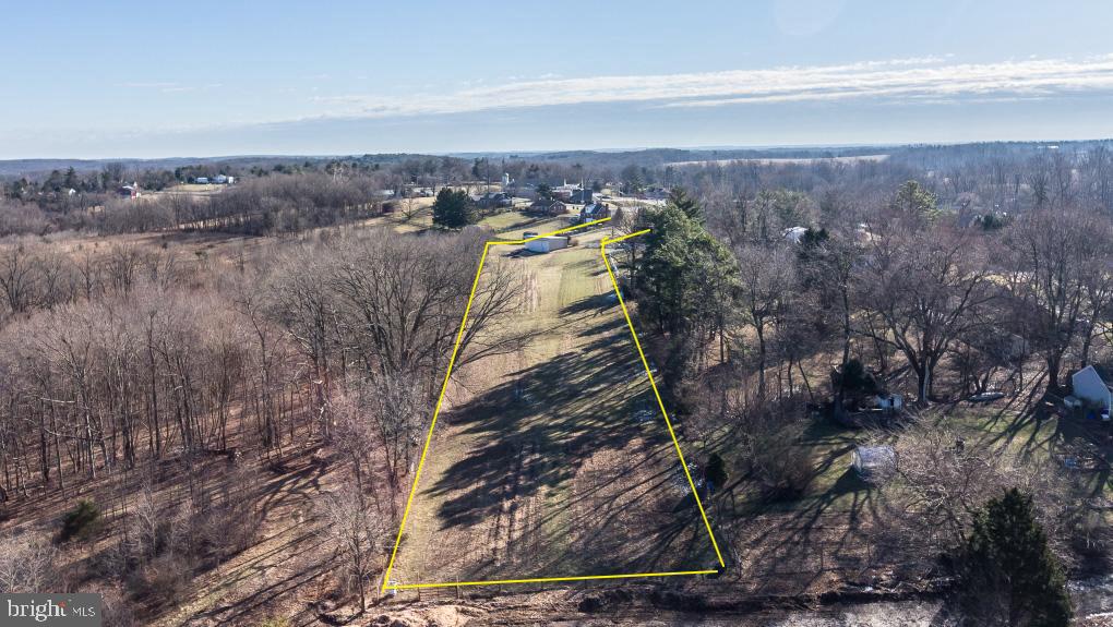 27008 Ridge Road Damascus, MD 20872 - Photo 3 of 14 a view of a city