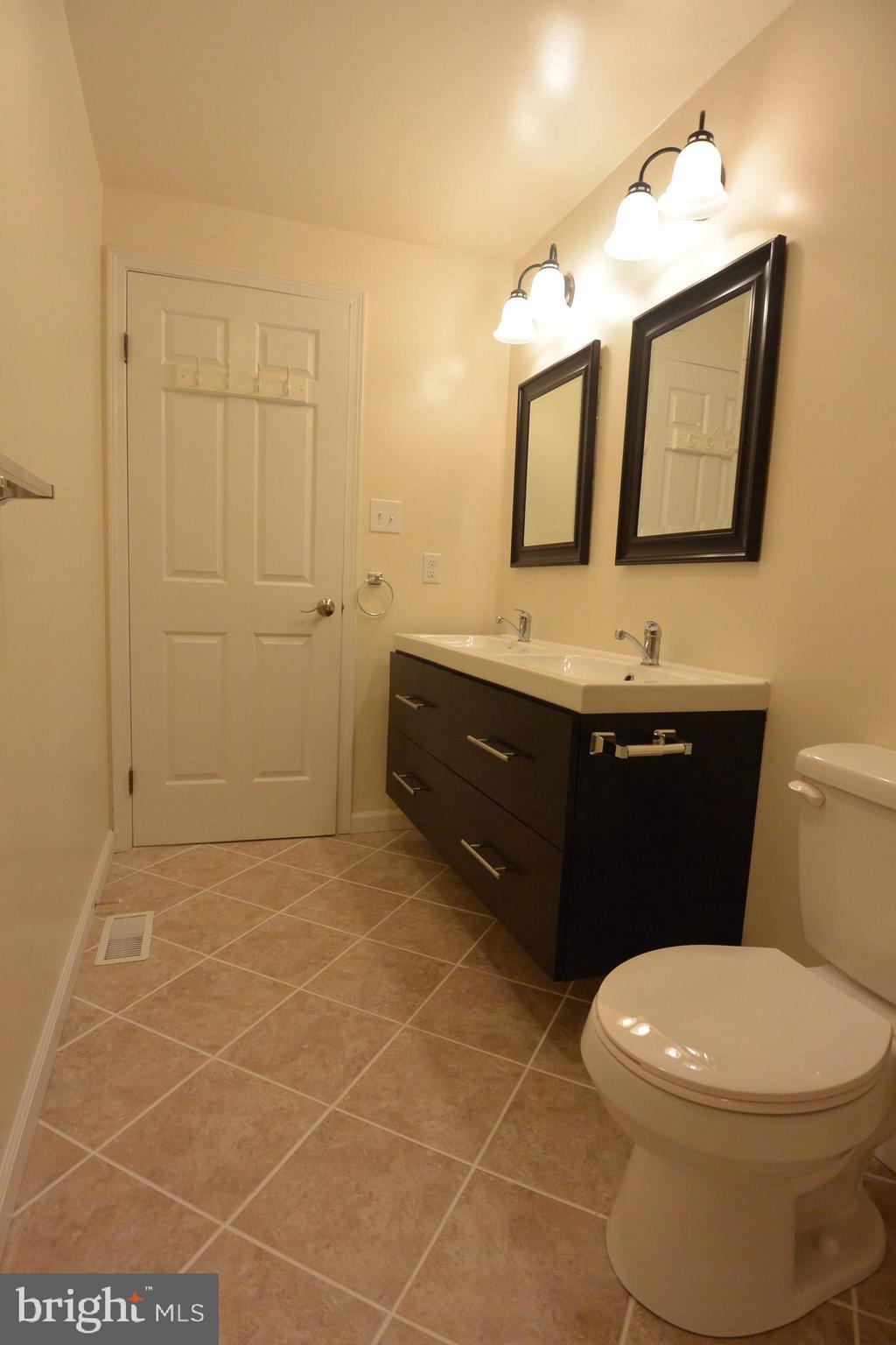 3601 Rusty Rim Ellicott City, MD 21043 - Photo 16 of 29 Hallway Bathroom