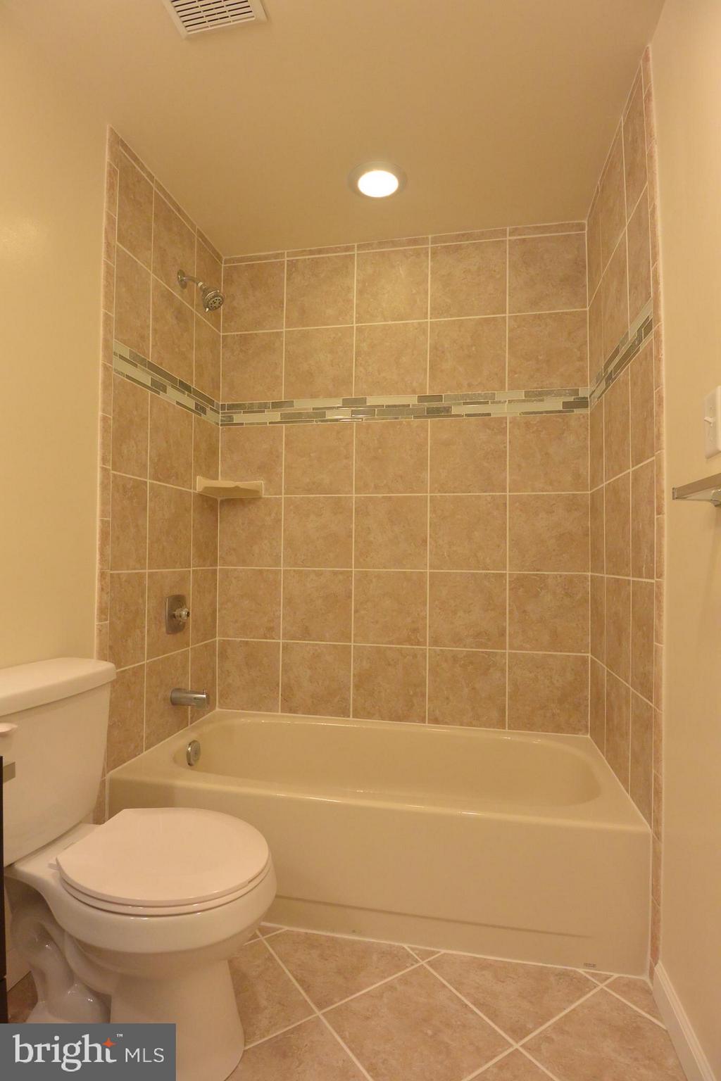 3601 Rusty Rim Ellicott City, MD 21043 - Photo 17 of 29 Hallway Bathroom