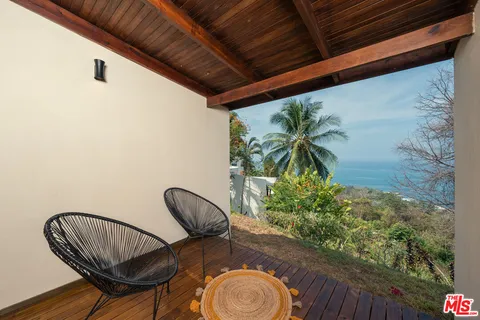 a view of outdoor space yard and patio