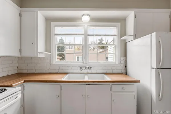 $2,300 | 1321 East Monument Street, Colorado Springs, CO 80909