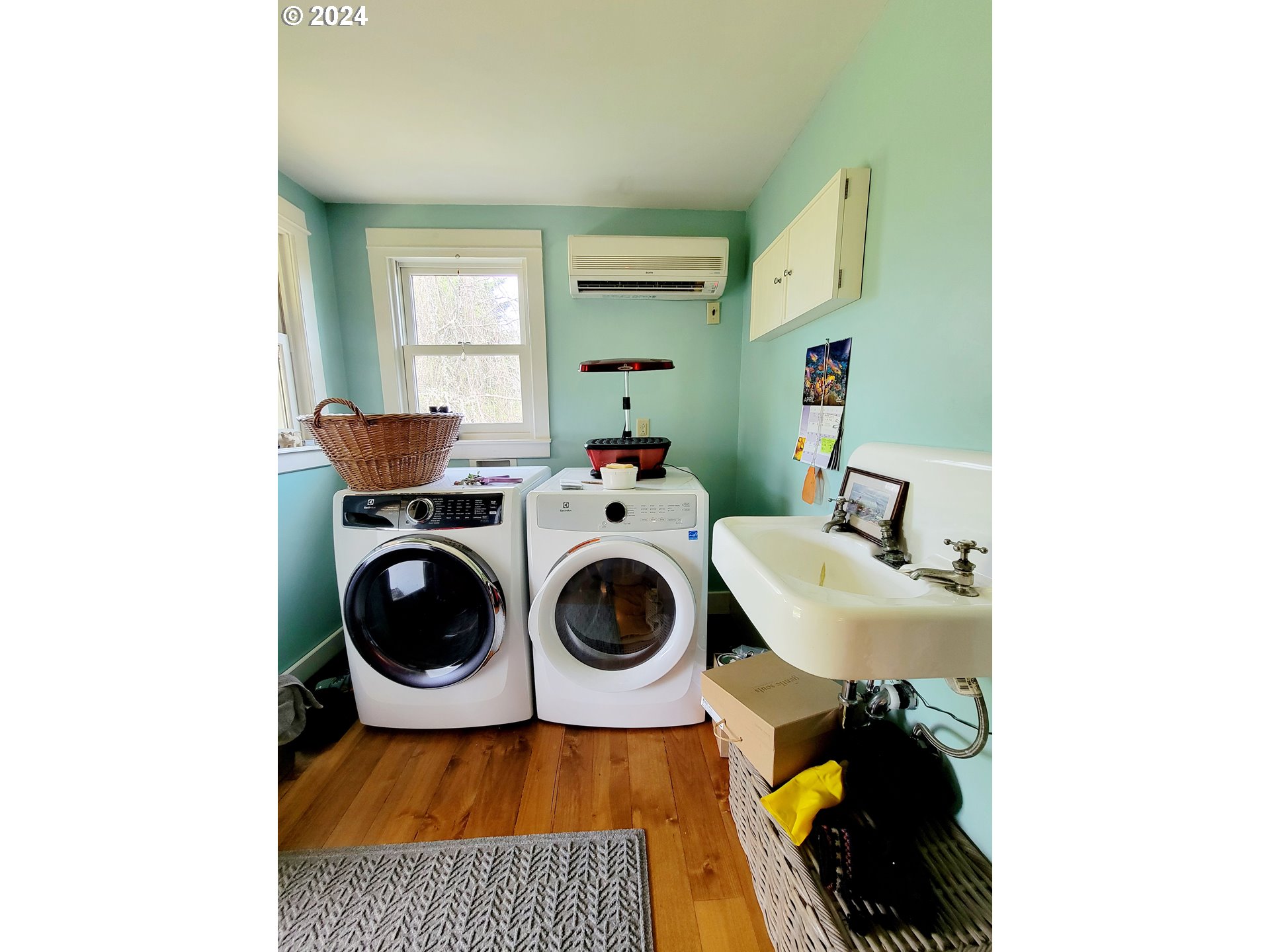 218 Hinkley Road Toledo, WA 98591 - Photo 22 of 31 a utility room with dryer and washer