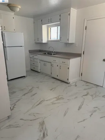 $2,350 | 416 Grove Way, Hayward, CA 94541