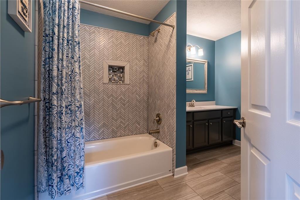 202 Spring Valley Drive Zelienople, PA 16063 - Photo 19 of 40