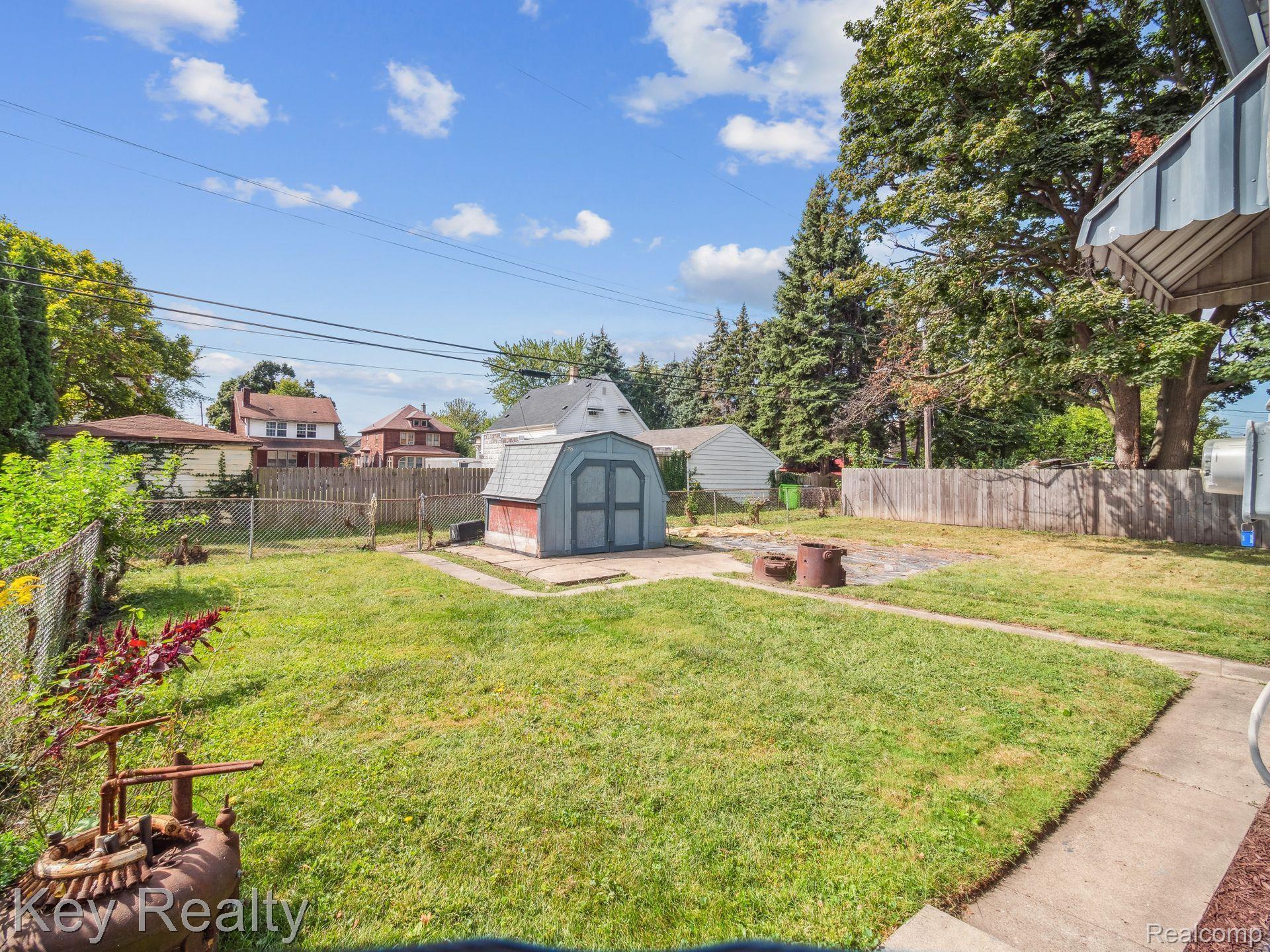 54 Oak Street River Rouge, MI 48218 - Photo 12 of 16 Backyard