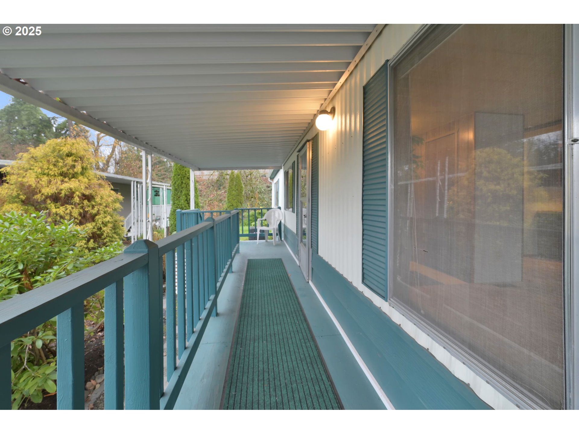 1475 Green Acres Road, Unit 13 Eugene, OR 97408 - Photo 5 of 39 a view of balcony