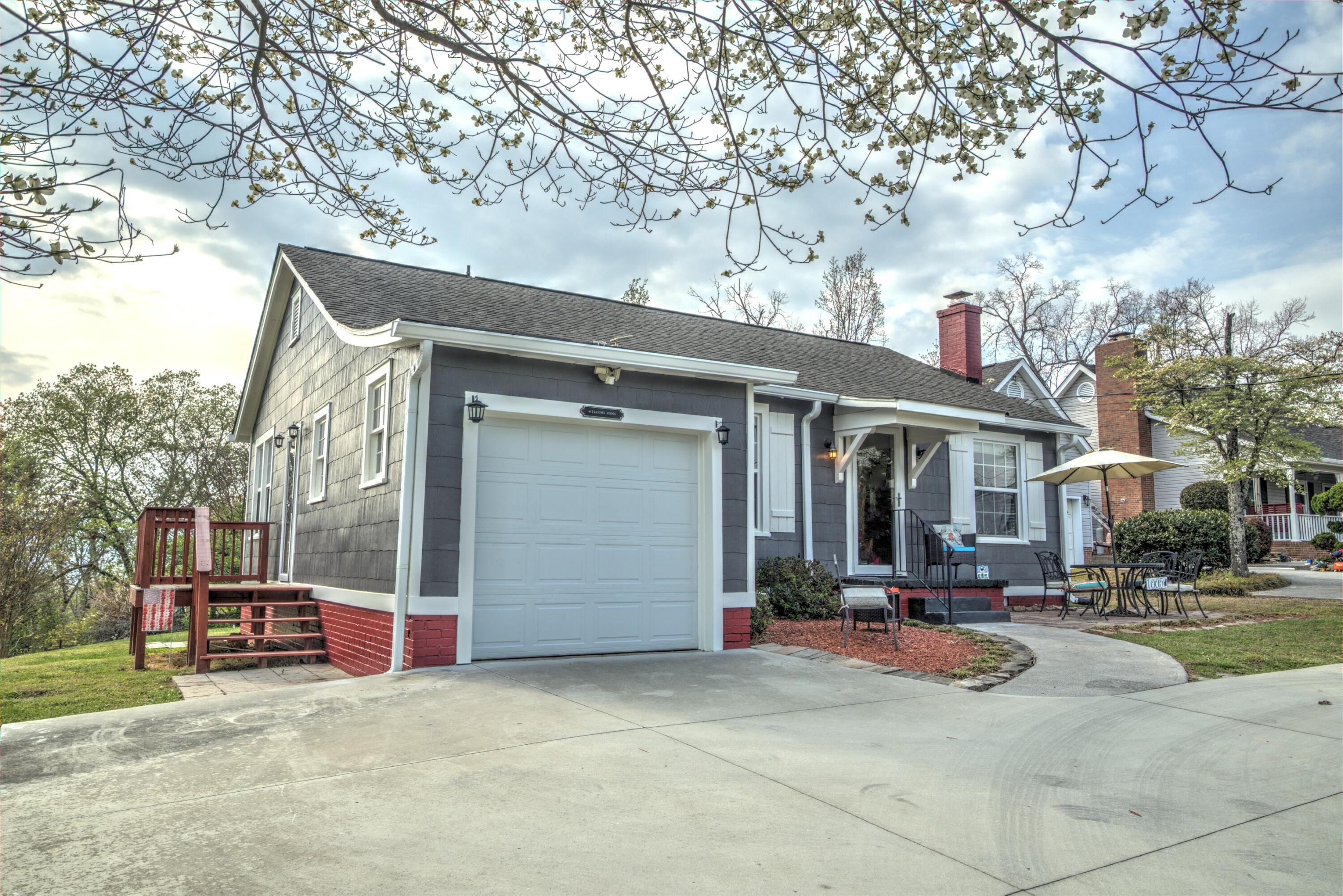 1005 South Crest Road Rossville, GA 30741 - Photo 2 of 25 Front Side View