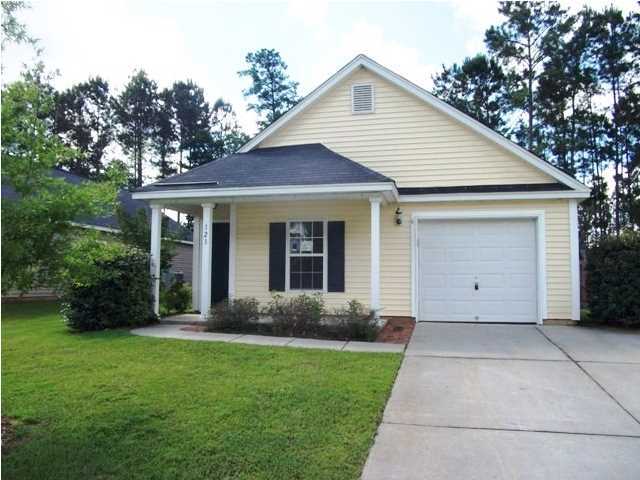 121 Avalon Road Summerville, SC 29483 - Photo 1 of 4 Primary Photo