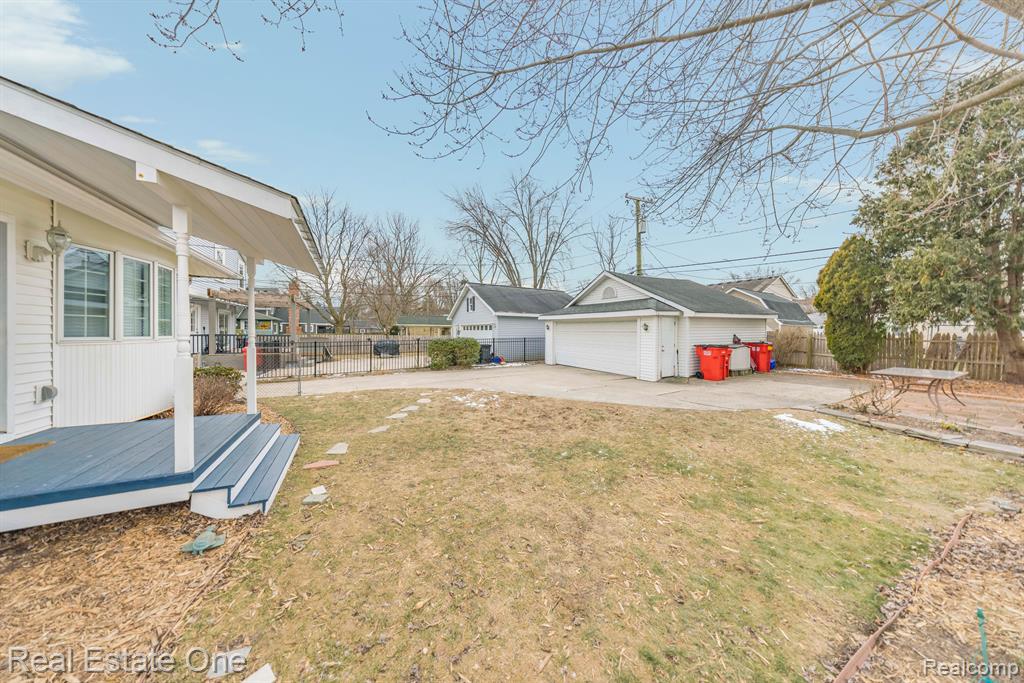 421 North Castell Avenue Rochester, MI 48307 - Photo 39 of 50