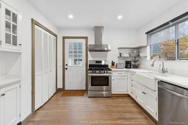 $1,799,000 | 33 Whalers Drive, Sag Harbor, NY 11963