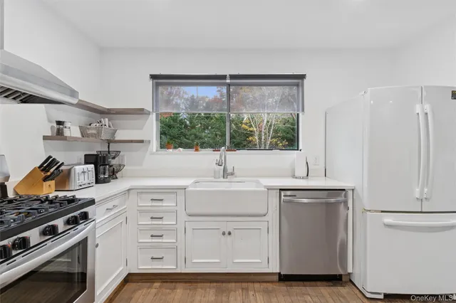 $1,799,000 | 33 Whalers Drive, Sag Harbor, NY 11963