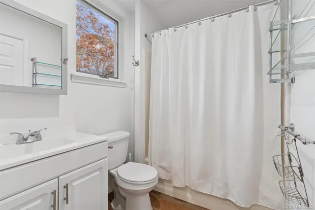 $1,799,000 | 33 Whalers Drive, Sag Harbor, NY 11963