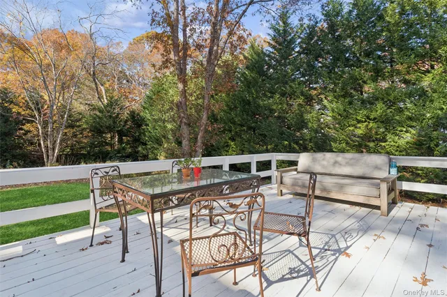 $1,799,000 | 33 Whalers Drive, Sag Harbor, NY 11963