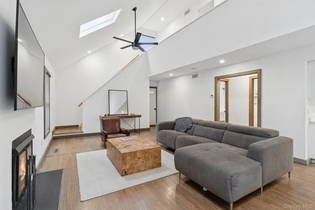 $1,799,000 | 33 Whalers Drive, Sag Harbor, NY 11963