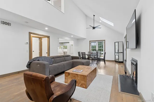 $1,799,000 | 33 Whalers Drive, Sag Harbor, NY 11963