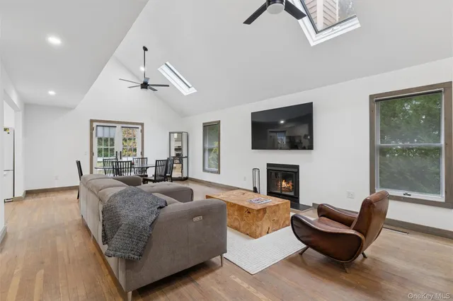 $1,799,000 | 33 Whalers Drive, Sag Harbor, NY 11963