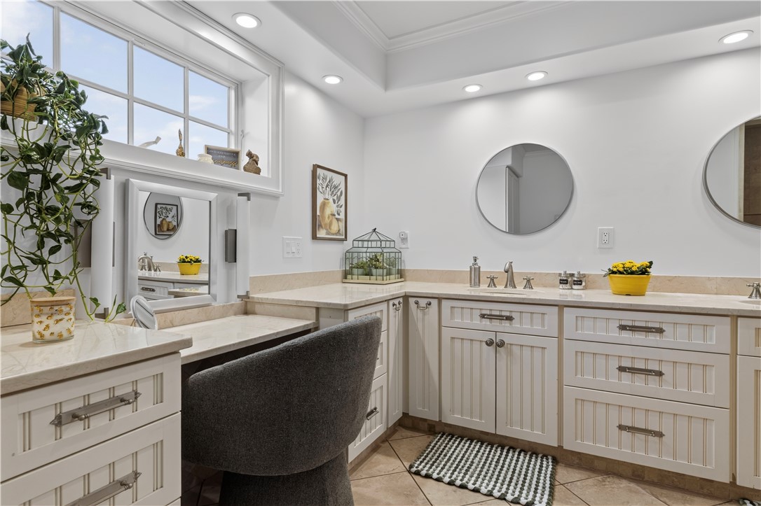 19 Moonlight Drive Westerly, RI 02891 - Photo 15 of 38