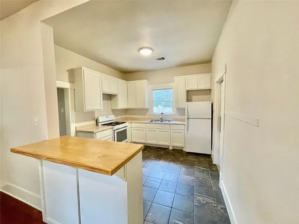 $2,500 | 506 East 38th Street, Unit A, Austin, TX 78751