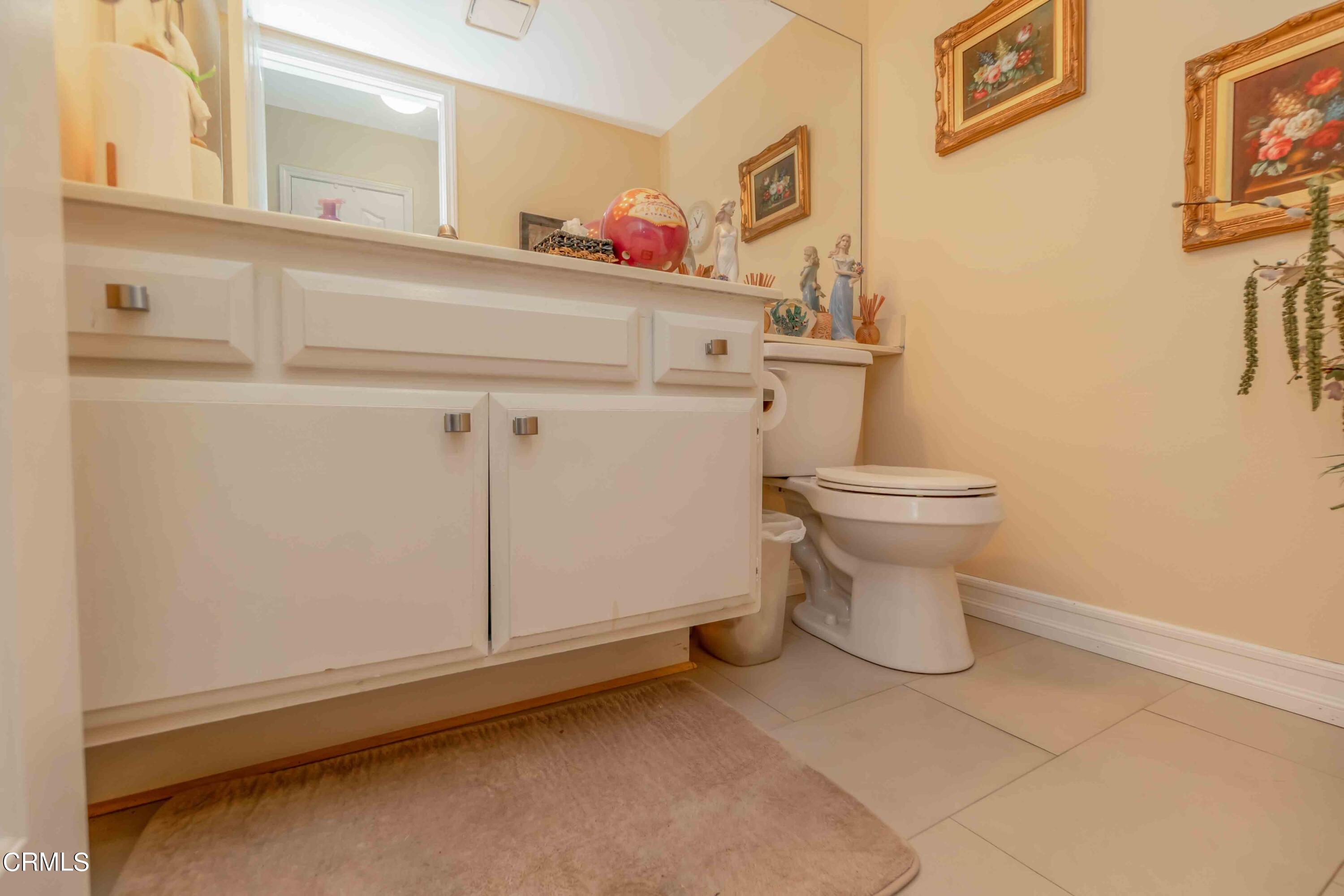 432 Johnson Road Oxnard, CA 93033 - Photo 22 of 40 a utility room with dryer and washer