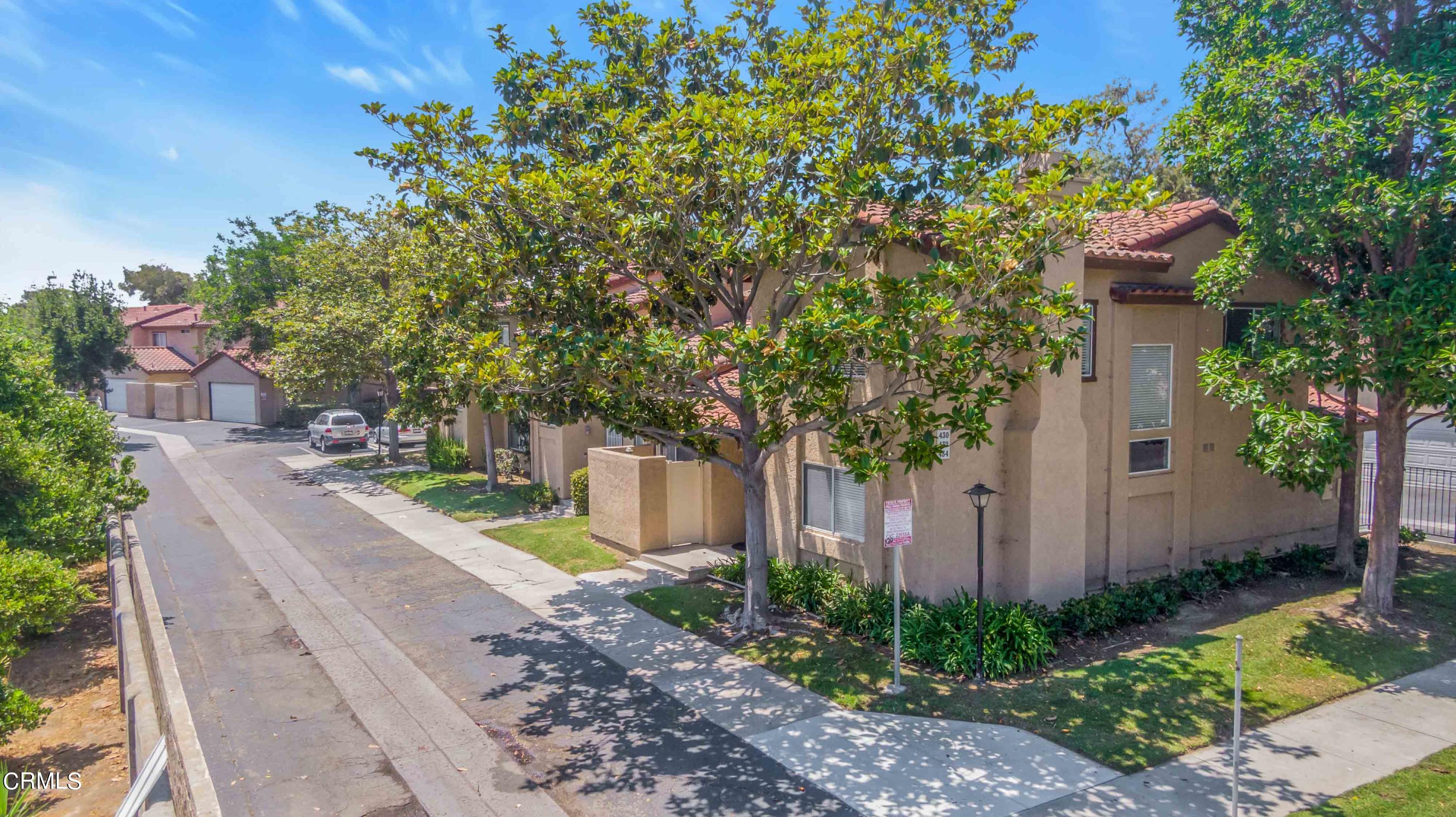 432 Johnson Road Oxnard, CA 93033 - Photo 6 of 40 a small garden in the corner of a house