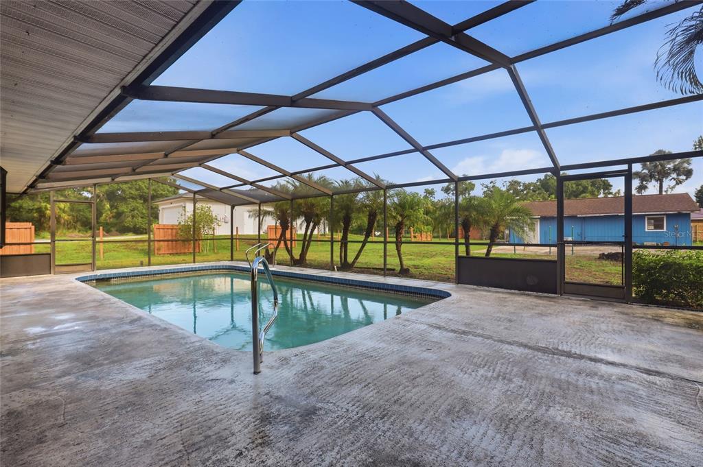 2951 Gocio Road Sarasota, FL 34235 - Photo 31 of 49