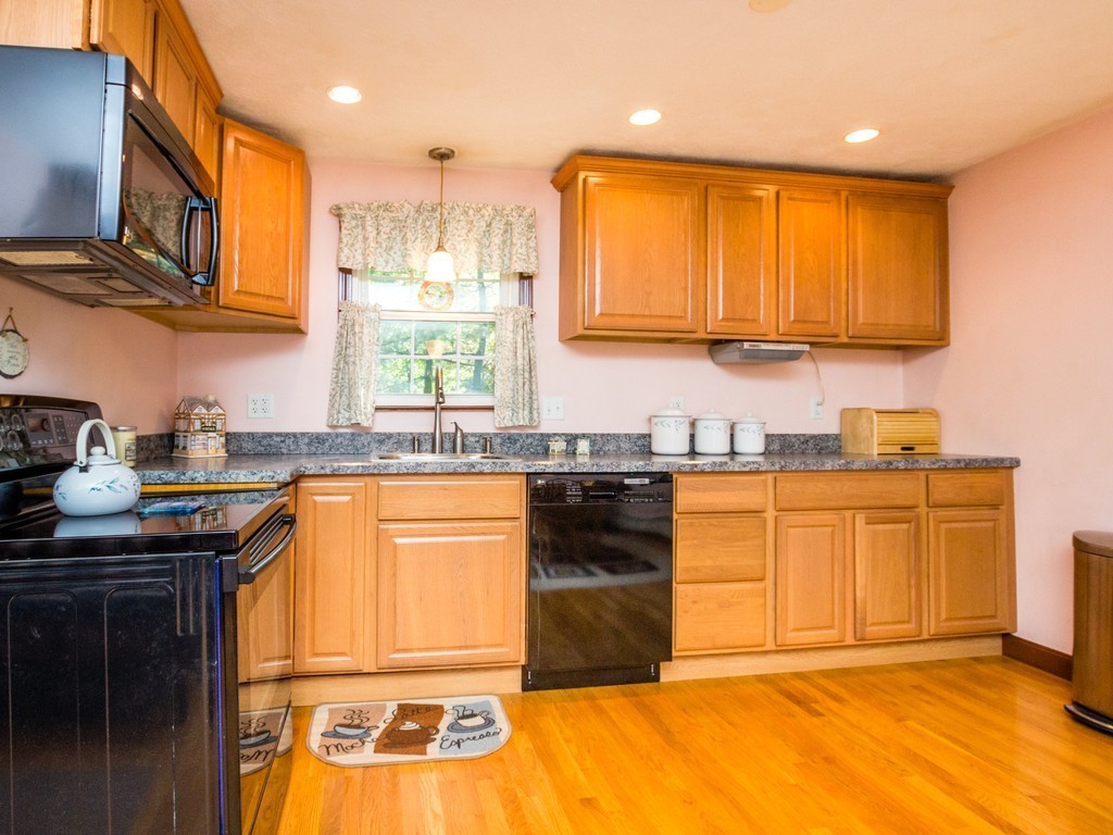 20 Argyle Road Dedham, MA 02026 - Photo 5 of 23 Gallery Image 5
