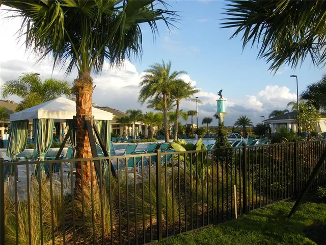 a view of outdoor space yard and porch