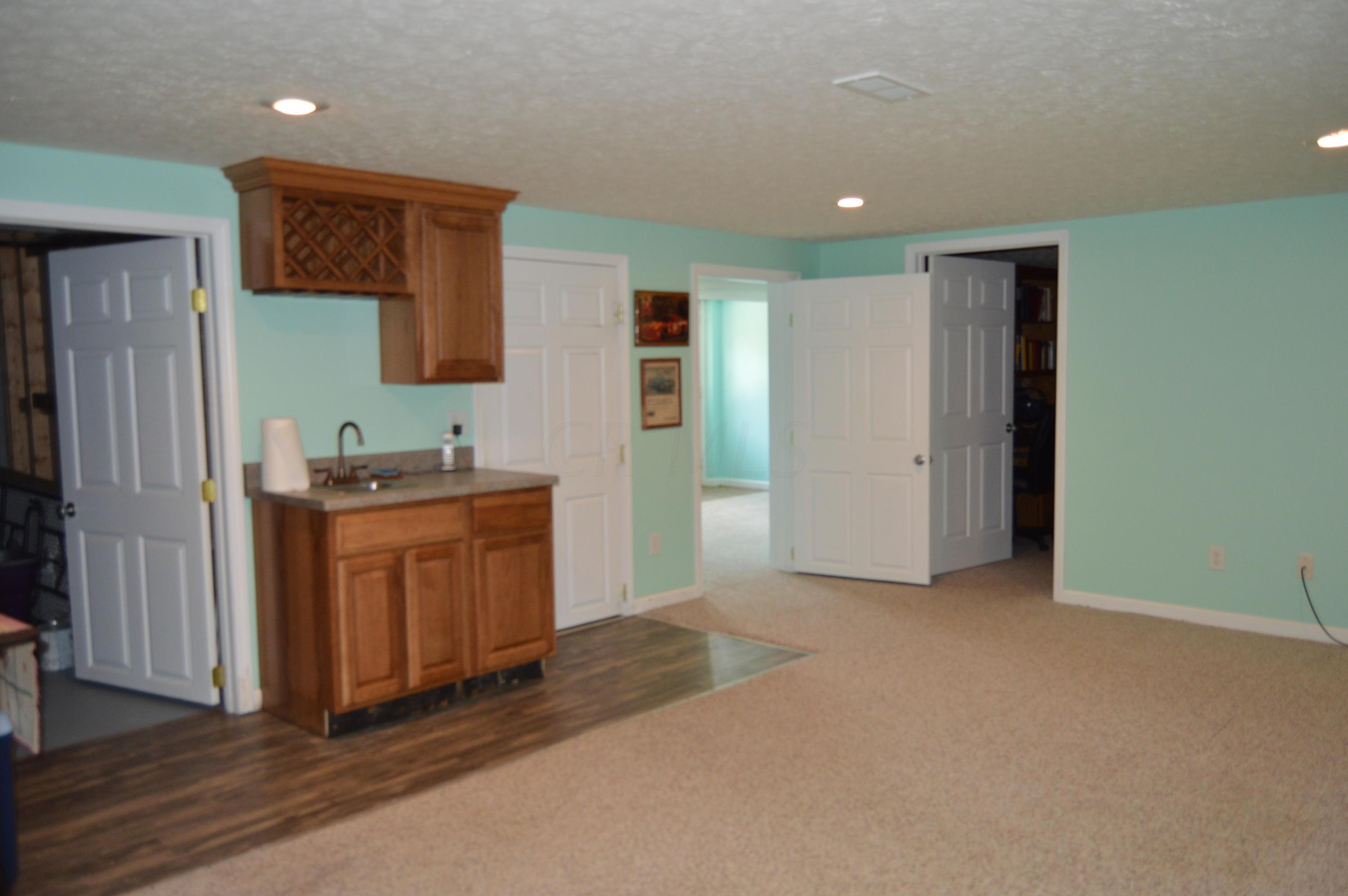 23883 Thompson Road Howard, OH 43028 - Photo 27 of 43 Gallery Image 27