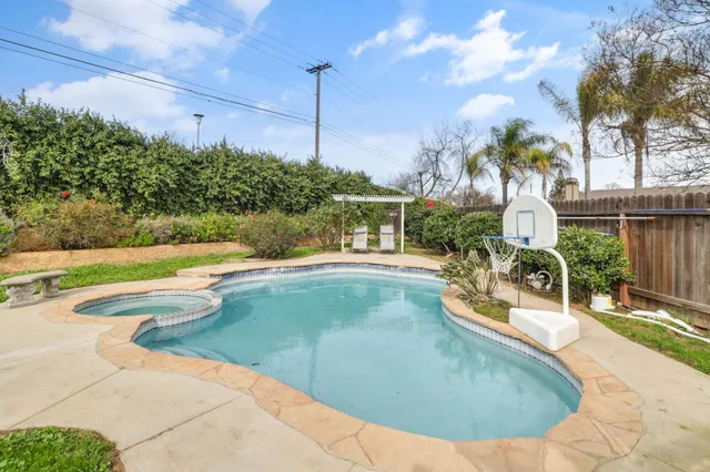 $529,900 | 6679 Foxwood Court, Citrus Heights, CA 95621