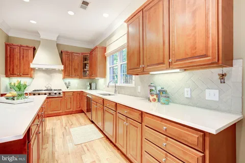 $1,800,000 | 7927 Sandalfoot Drive, Potomac, MD 20854