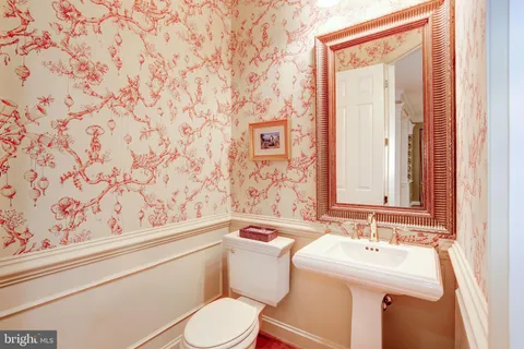 $1,800,000 | 7927 Sandalfoot Drive, Potomac, MD 20854