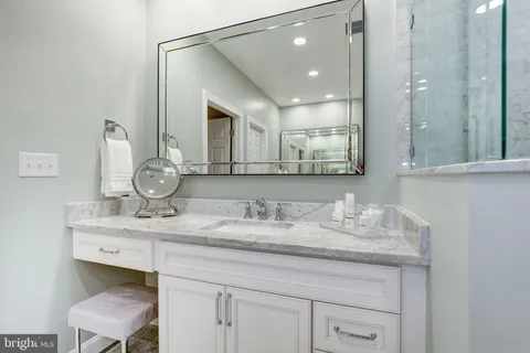 $1,800,000 | 7927 Sandalfoot Drive, Potomac, MD 20854