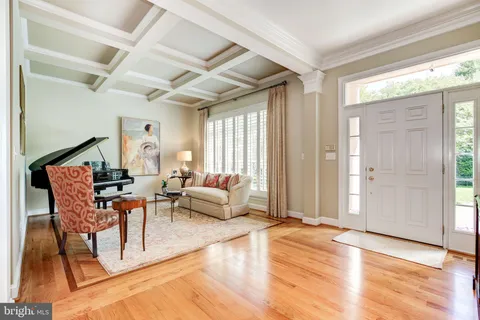 $1,800,000 | 7927 Sandalfoot Drive, Potomac, MD 20854