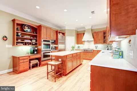 $1,800,000 | 7927 Sandalfoot Drive, Potomac, MD 20854