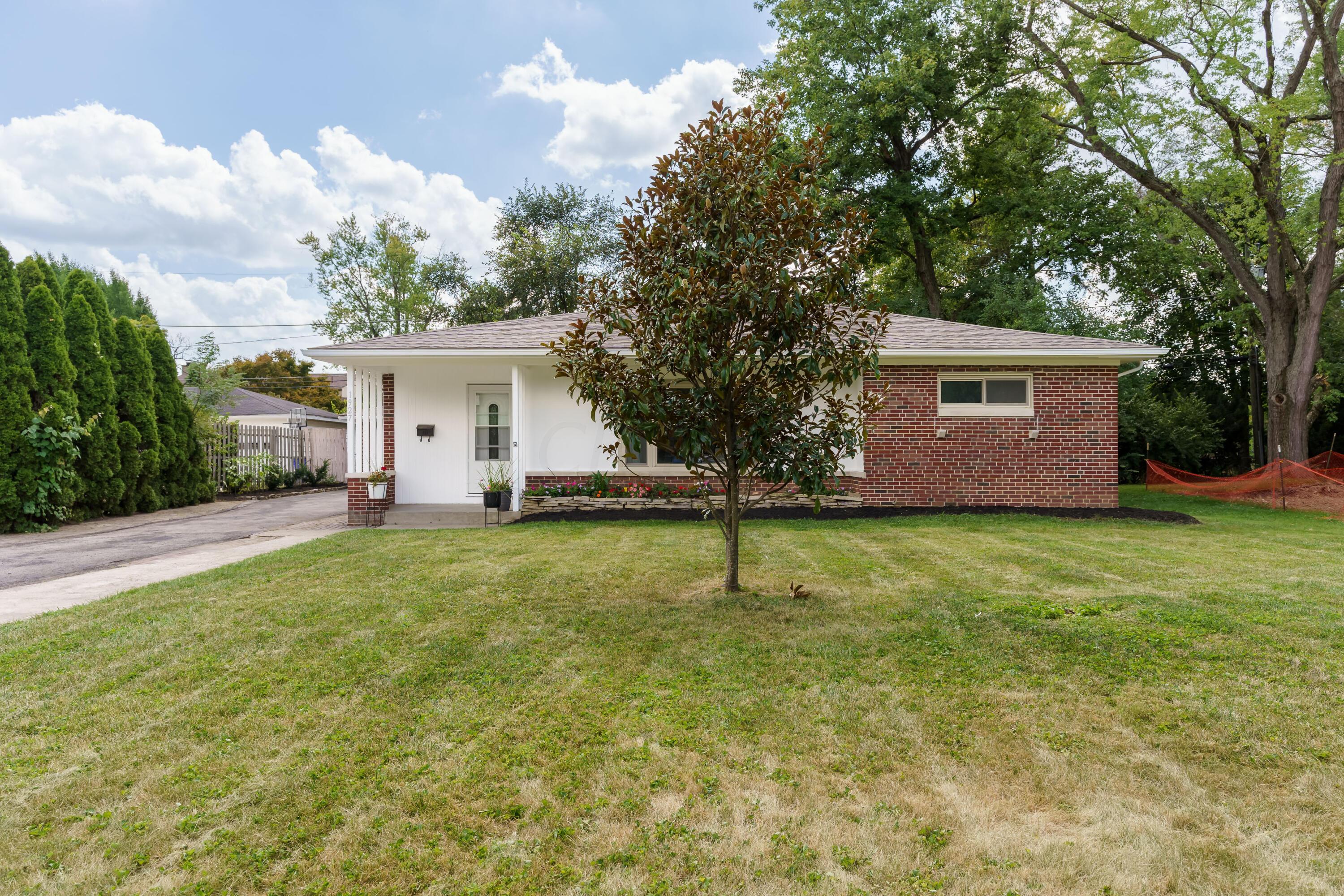1927 Harwitch Road Columbus, OH 43221 - Photo 3 of 32 1927 Harwitch Rd_MLS_2