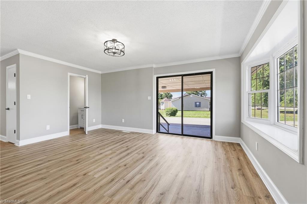 3402 Edgefield Road Greensboro, NC 27409 - Photo 17 of 46 Gallery Image 17