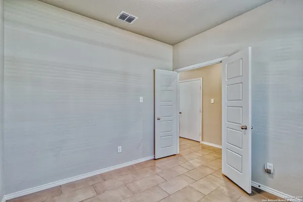$2,800 | 1649 Couser Avenue, New Braunfels, TX 78132