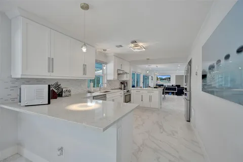 $1,250,000 | 4104 Northeast 21st Avenue, Fort Lauderdale, FL 33308