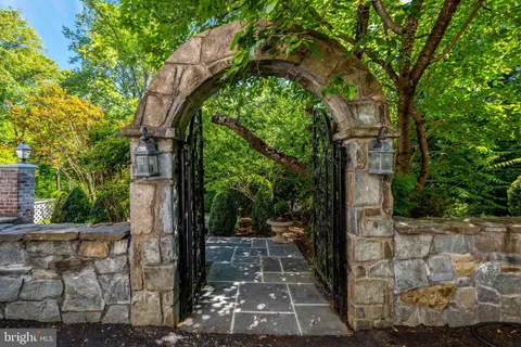 $4,599,000 | 10010 High Hill Place, Great Falls, VA 22066