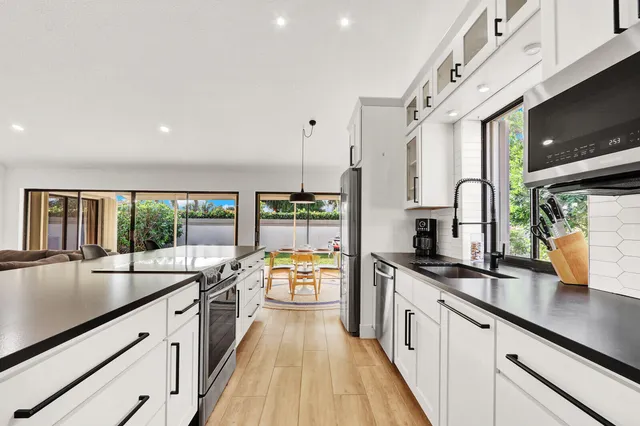 $1,220,000 | 246 Ridge Road, Jupiter, FL 33477