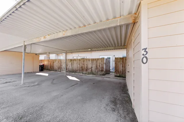 $1,650 | 7700 Creekbend Drive, Unit 30, Houston, TX 77071